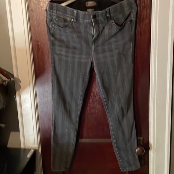 Meet your Posher, Saundra - Picture 11 of 16